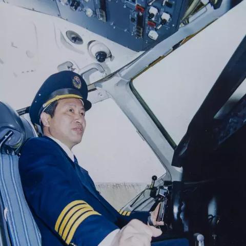 东方航空利好消息，业绩大幅增长并实施积极扩张计划