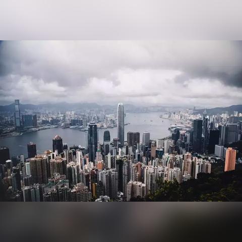 最新章节，绝色冷艳总裁的商业帝国风云变幻