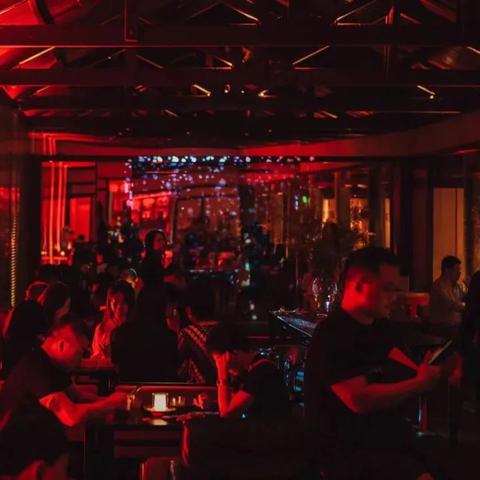 揭秘现代夜生活新潮流，最新酒吧视频高清现场