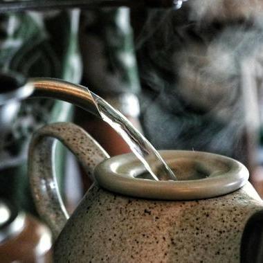 农夫山泉广告音乐，天然水风潮引领者，数据见证品质